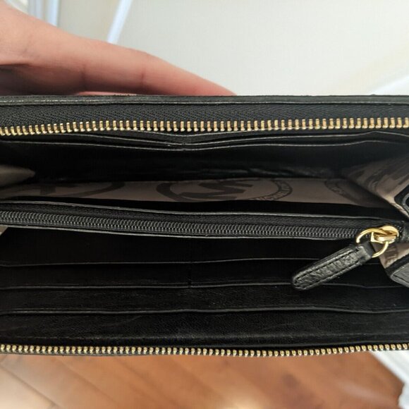 Michael Kors black leather wallet - Picture 8 of 8